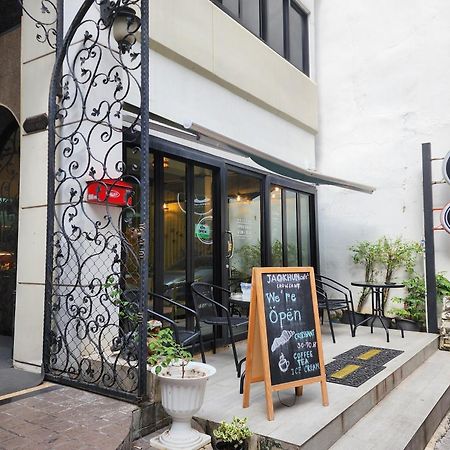 Bnb98 Silom Hotel Bangkok Exterior photo