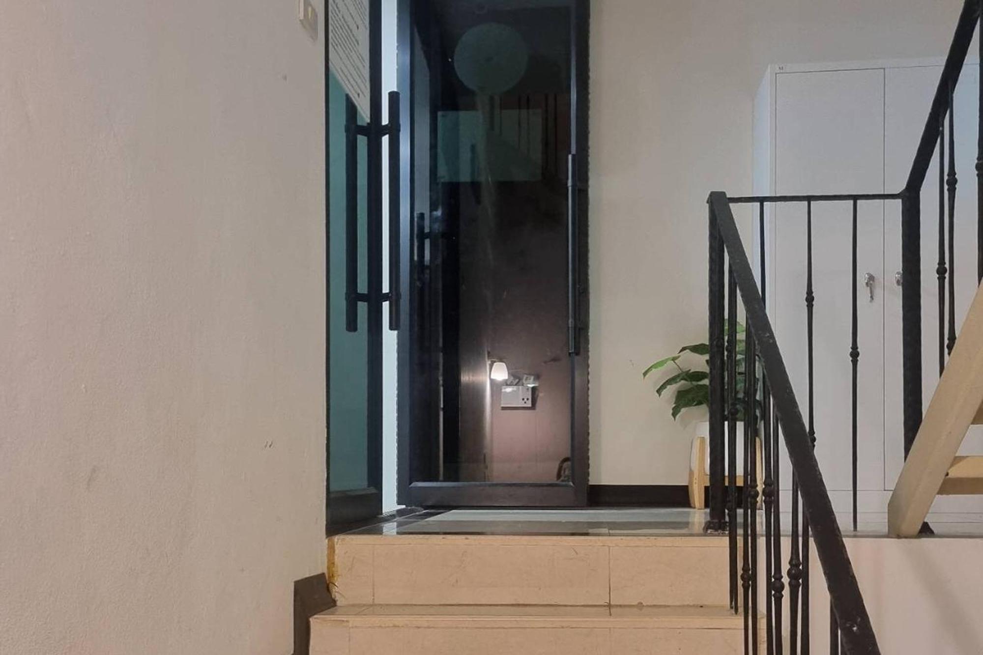 Bnb98 Silom Hotel Bangkok Exterior photo