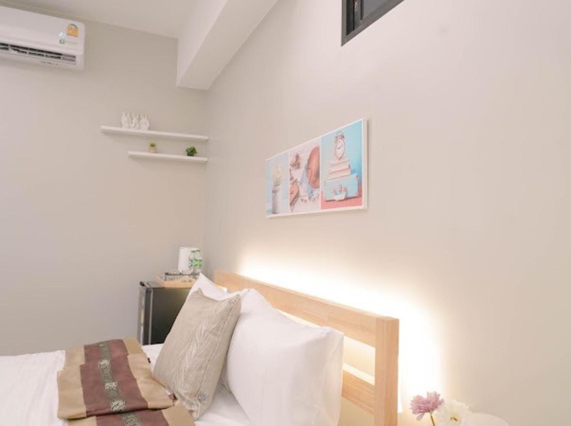 Bnb98 Silom Hotel Bangkok Exterior photo