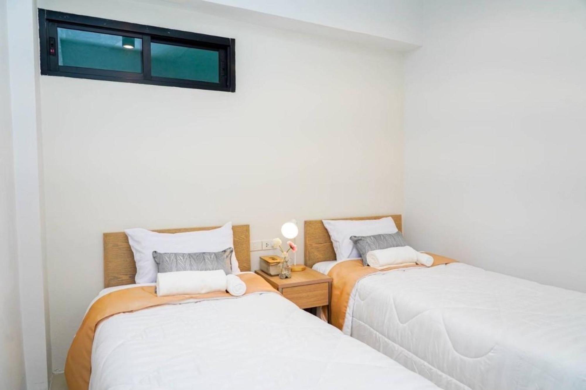 Bnb98 Silom Hotel Bangkok Exterior photo