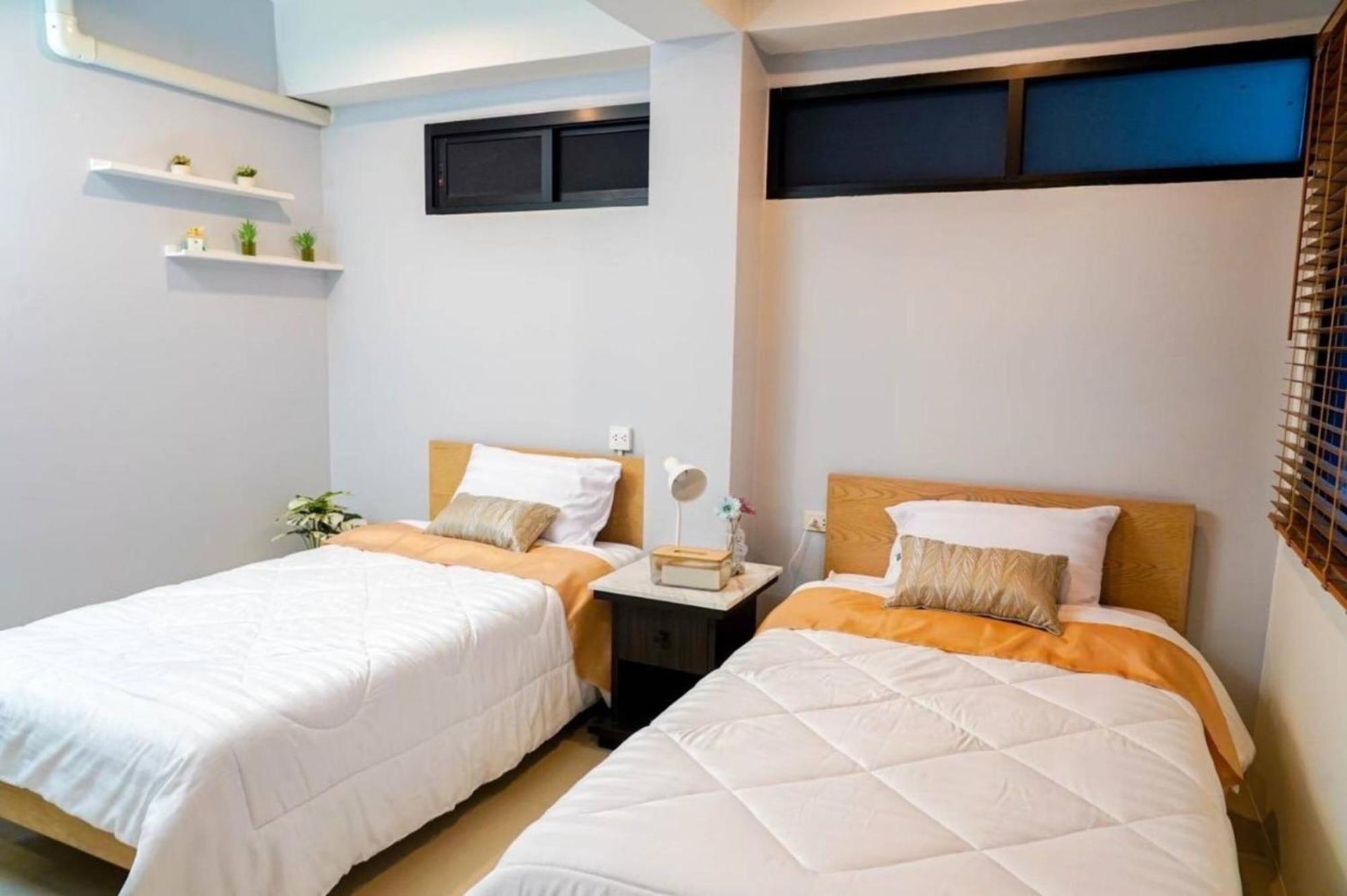 Bnb98 Silom Hotel Bangkok Exterior photo