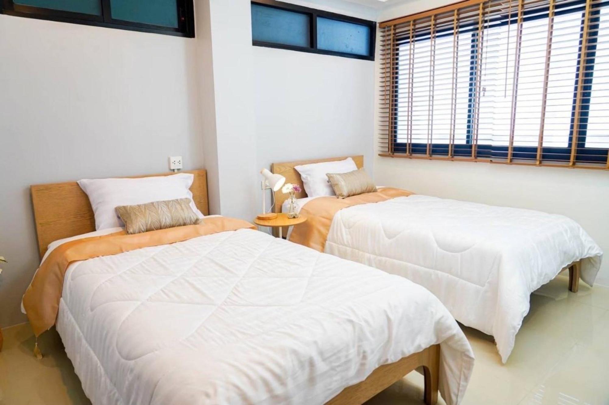 Bnb98 Silom Hotel Bangkok Exterior photo