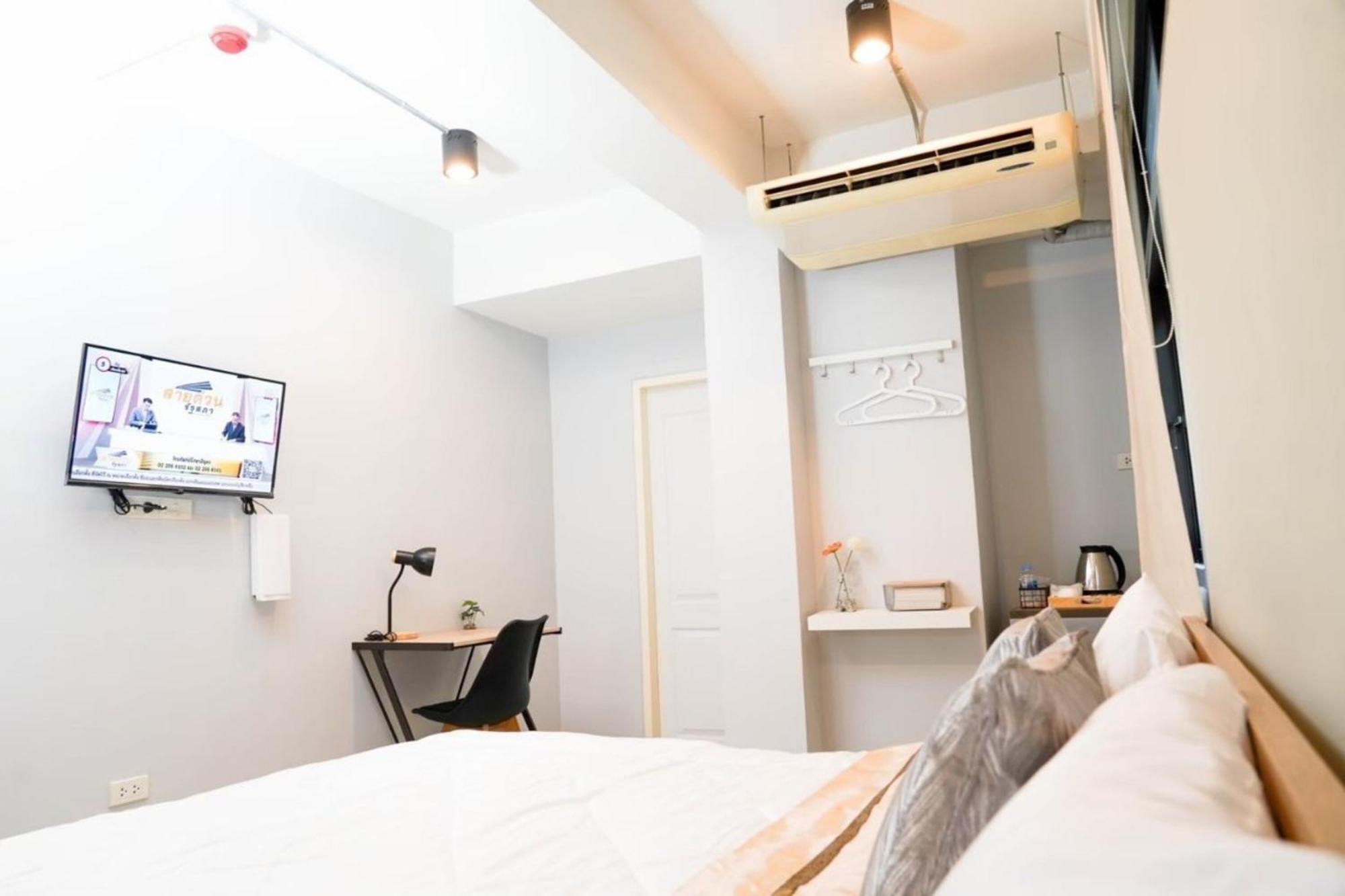 Bnb98 Silom Hotel Bangkok Exterior photo