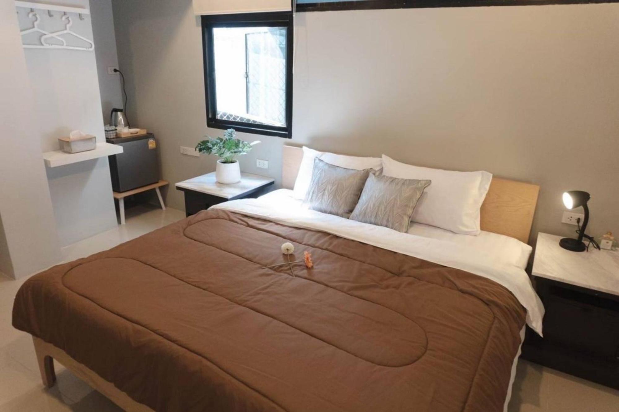 Bnb98 Silom Hotel Bangkok Exterior photo