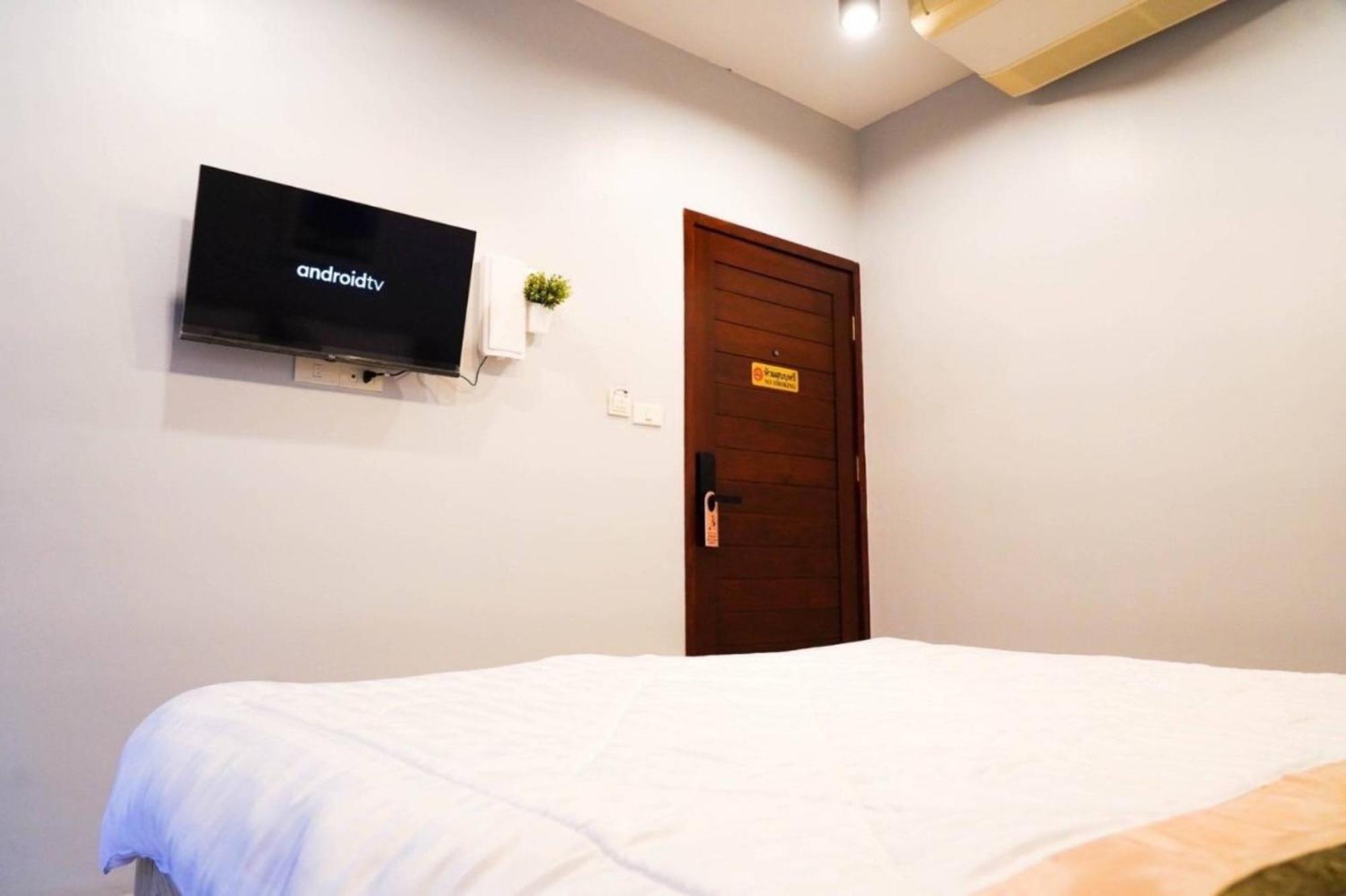 Bnb98 Silom Hotel Bangkok Exterior photo